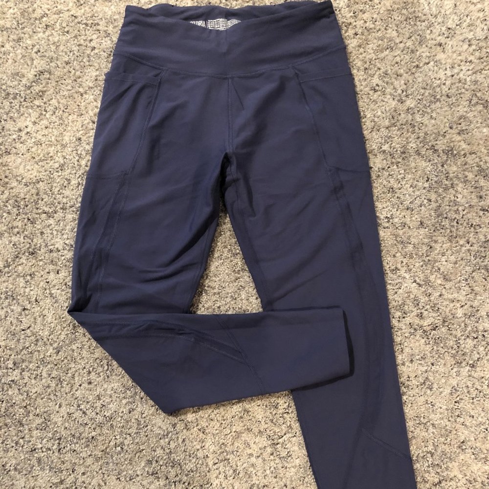Victoria Sport Purple Workout Leggings--Size M Short